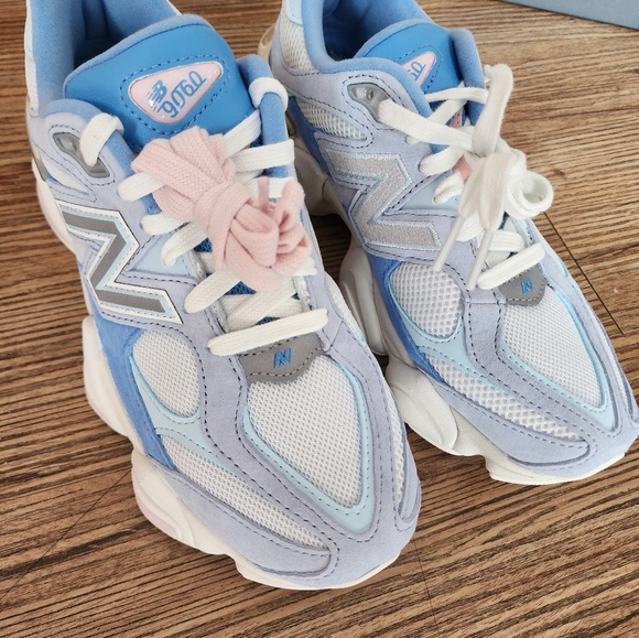 Size 7.5- New Women's Bew Balance 9060 Blue/White - Picture 14 of 16